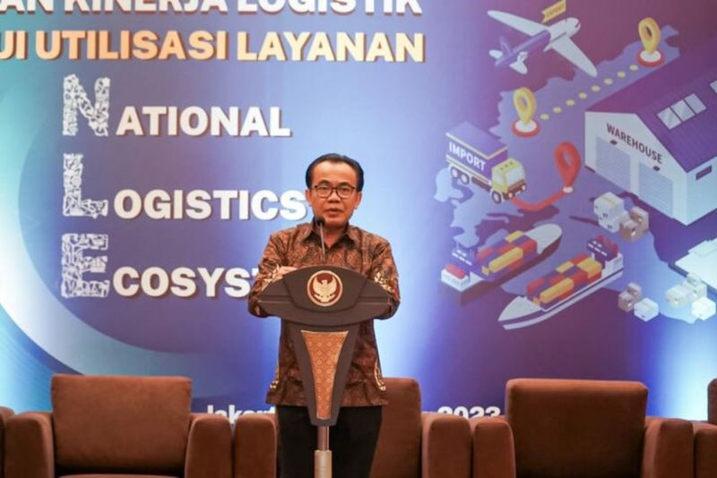Sekretaris Kementerian Koordinator Bidang Perekonomian Susiwijono Moegiarso memberikan penjelasan terkait peningkatan kinerja logistik nasional.